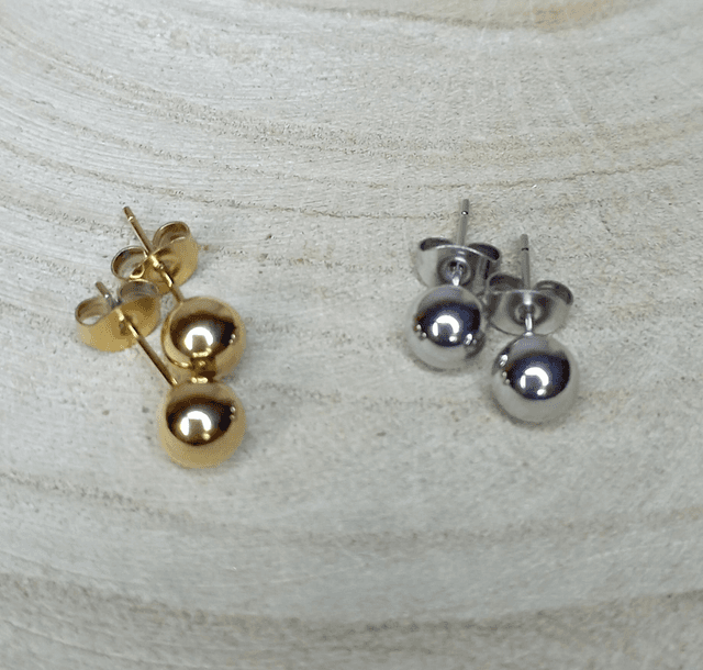 Boucles d&#039;oreilles puce